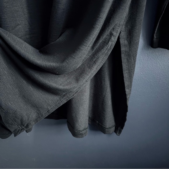 Old Navy Black Asymmetrical Tunic with Long Sleeves - Picture 5 of 6